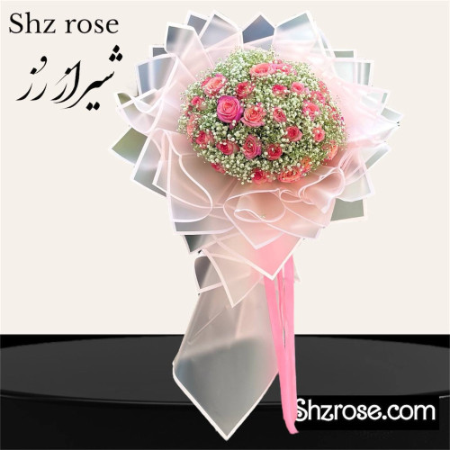 دسته گل بزرگ رز و عروس